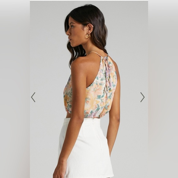 NWT Showpo Skylar Top in Flower Crown - Size 10 - Picture 3 of 6